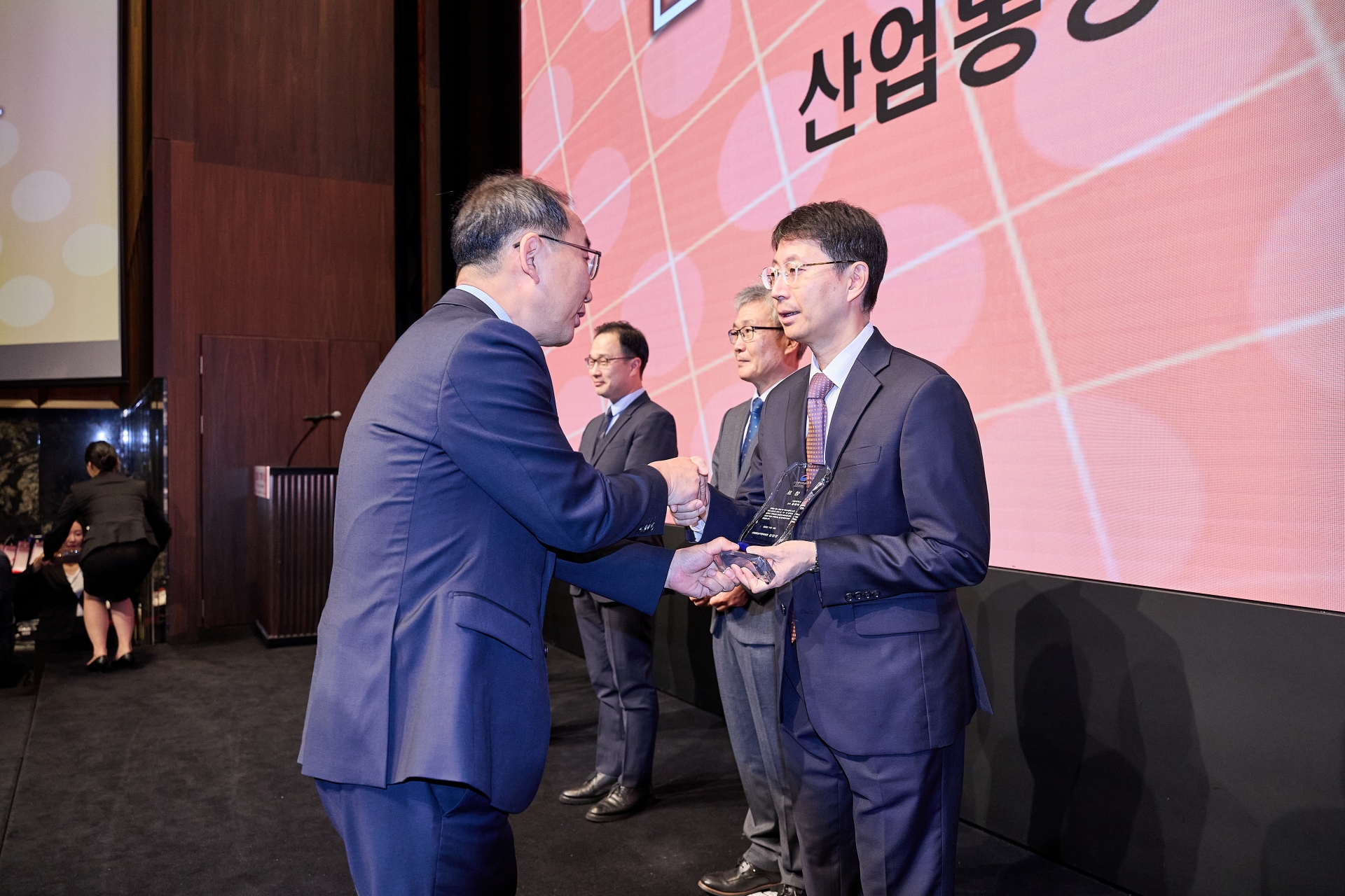 시상식(수여 사진)